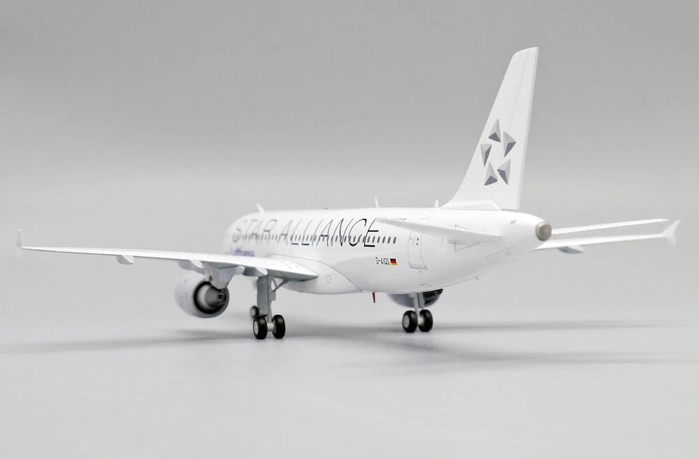 JC WINGS A320 LUFTHANSA STAR ALLIANCE REG: D-AIQS